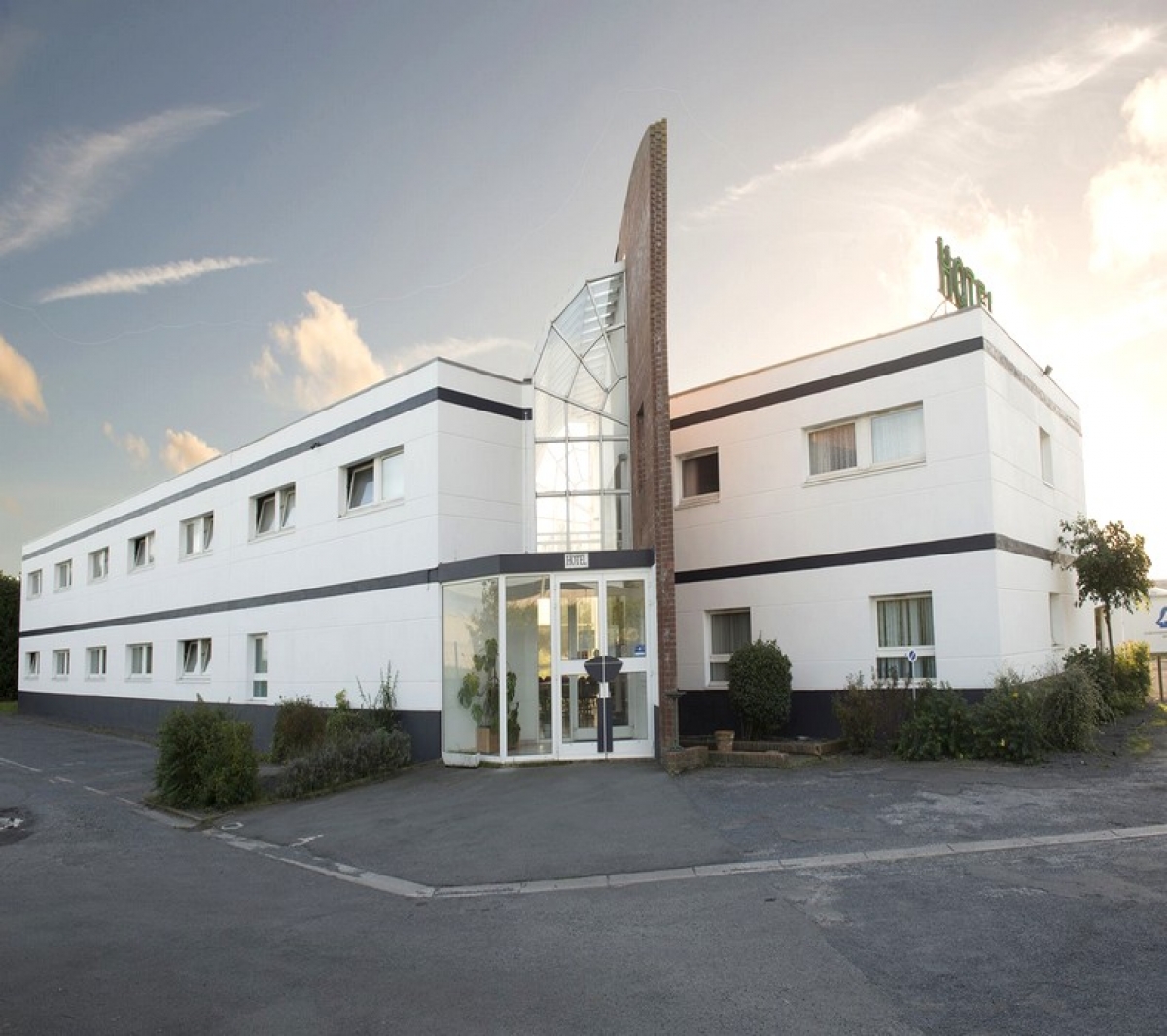 HOTEL MERVIL AIRPORT